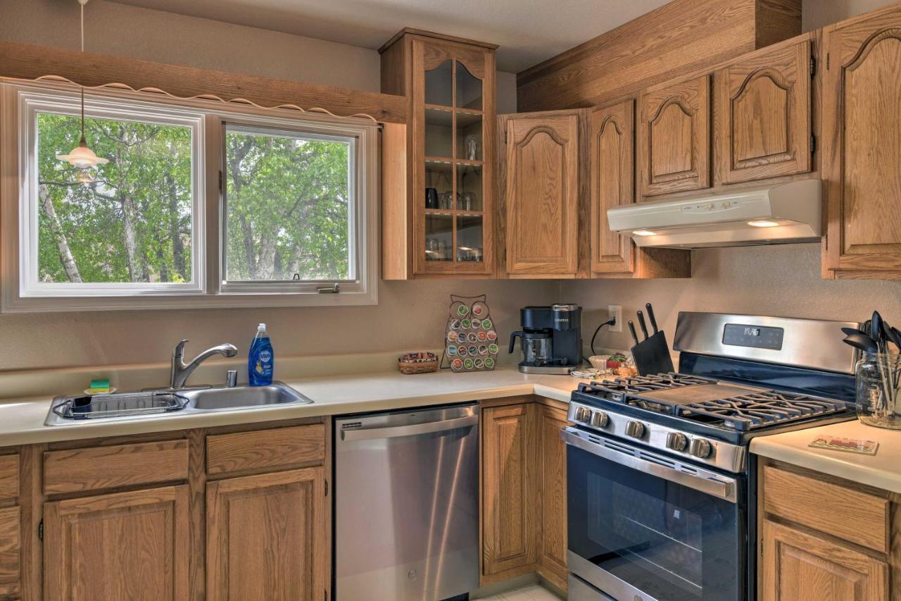 فيلا Pet Friendly Anchorage Retreat With Deck And Yard المظهر الخارجي الصورة