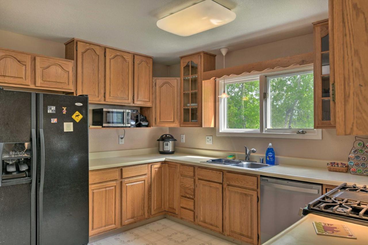 فيلا Pet Friendly Anchorage Retreat With Deck And Yard المظهر الخارجي الصورة