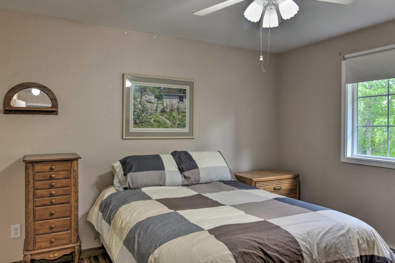 فيلا Pet Friendly Anchorage Retreat With Deck And Yard المظهر الخارجي الصورة